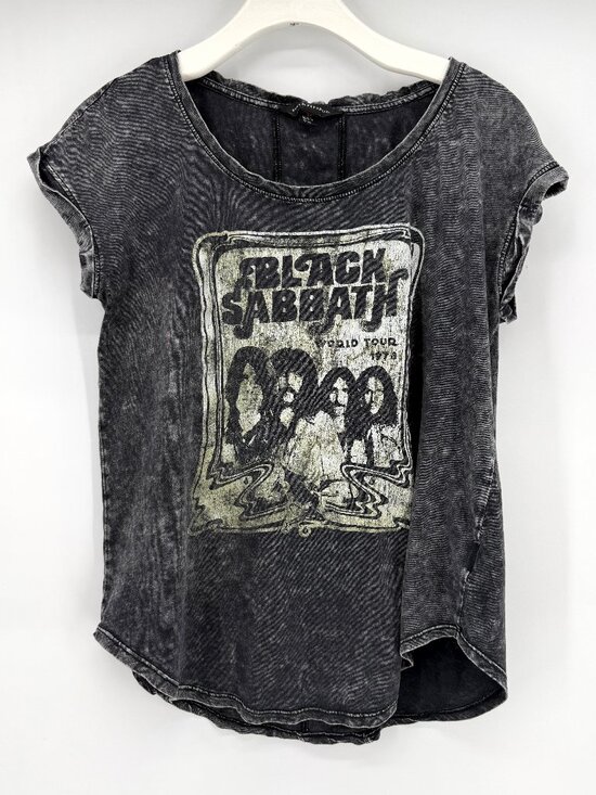 Rock & Republic Tops - Rock & Republic Black Sabbath Band Grunge Metal Graphic Tee Vtg Wash M